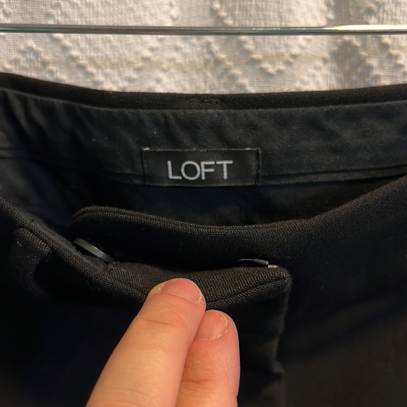 LOFt black, classic slim pants, size 4, perfect trouser material - Picture 4 of 7